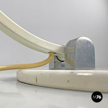 画像をギャラリービューアに読み込む, White metal table lamp, 1970s