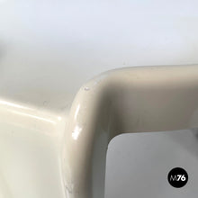 画像をギャラリービューアに読み込む, White plastic coffee tables by Giotto Stoppino for Kartell, 1970s