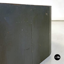 画像をギャラリービューアに読み込む, Coffee table or pedestal in burnished steel, 2000s