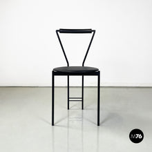 将图片加载到图库查看器,Chairs in black metal and rubber, 1980s