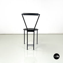将图片加载到图库查看器,Chairs in black metal and rubber, 1980s