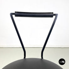 将图片加载到图库查看器,Chairs in black metal and rubber, 1980s