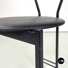 将图片加载到图库查看器,Chairs in black metal and rubber, 1980s
