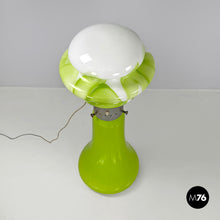 画像をギャラリービューアに読み込む, Floor lamp in green and white Murano glass, 1970s