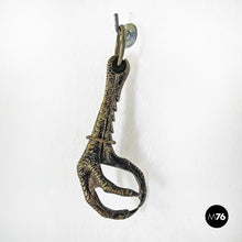 Charger l'image dans la galerie, Bronze pheasant claw game-holder, 1800s
