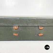 画像をギャラリービューアに読み込む, Luggage in green leather, 1970s