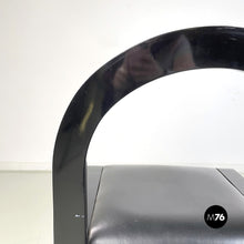 将图片加载到图库查看器,Chairs in black lacquered wood and black leather, 1980s