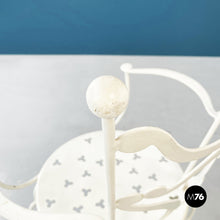 画像をギャラリービューアに読み込む, Garden chairs and table in white wrought iron, 1960s