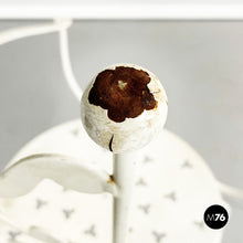 画像をギャラリービューアに読み込む, Garden chairs and table in white wrought iron, 1960s