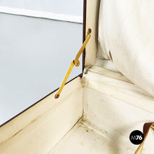 画像をギャラリービューアに読み込む, Luggage in brown leather, 1970s