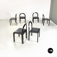 将图片加载到图库查看器,Chairs in black lacquered wood and black leather, 1980s