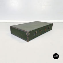 画像をギャラリービューアに読み込む, Luggage in green leather, 1970s
