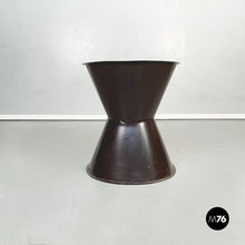 画像をギャラリービューアに読み込む, Ethnic table and stools in brown metal, 1990s