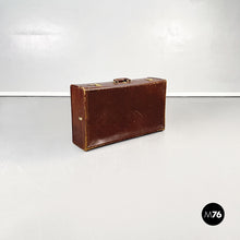 画像をギャラリービューアに読み込む, Luggage in brown leather, 1970s