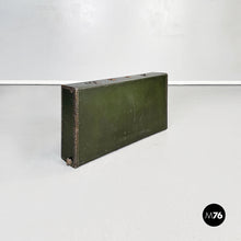 画像をギャラリービューアに読み込む, Luggage in green leather, 1970s