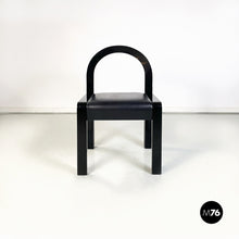 将图片加载到图库查看器,Chairs in black lacquered wood and black leather, 1980s
