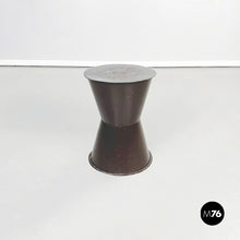 画像をギャラリービューアに読み込む, Ethnic table and stools in brown metal, 1990s