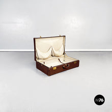 画像をギャラリービューアに読み込む, Luggage in brown leather, 1970s