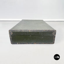 画像をギャラリービューアに読み込む, Luggage in green leather, 1970s