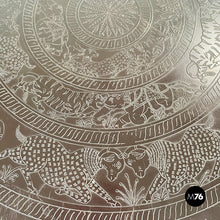 画像をギャラリービューアに読み込む, Ethnic table and stools in brown metal, 1990s