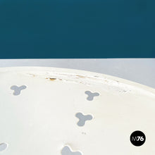 画像をギャラリービューアに読み込む, Garden chairs and table in white wrought iron, 1960s