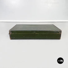 画像をギャラリービューアに読み込む, Luggage in green leather, 1970s