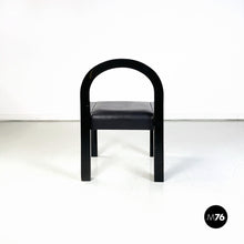 将图片加载到图库查看器,Chairs in black lacquered wood and black leather, 1980s