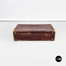 画像をギャラリービューアに読み込む, Luggage in brown leather, 1970s