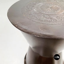 画像をギャラリービューアに読み込む, Ethnic table and stools in brown metal, 1990s