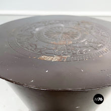 画像をギャラリービューアに読み込む, Ethnic table and stools in brown metal, 1990s