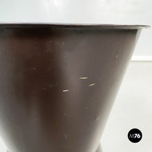 画像をギャラリービューアに読み込む, Ethnic table and stools in brown metal, 1990s