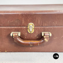 画像をギャラリービューアに読み込む, Luggage in brown leather, 1970s
