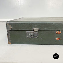 画像をギャラリービューアに読み込む, Luggage in green leather, 1970s