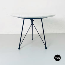 Load image into Gallery viewer, Round coffee table in marble and black enamelled metal, 1960s