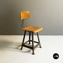 画像をギャラリービューアに読み込む, Industrial wood and metal chair, 1930s