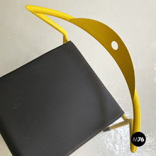 画像をギャラリービューアに読み込む, Leather and metal space age chair, 1970s