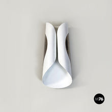 画像をギャラリービューアに読み込む, Curved metal sheet wall lamp, 1970s