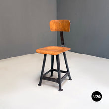 画像をギャラリービューアに読み込む, Iron and wood industrial stools, 1960s