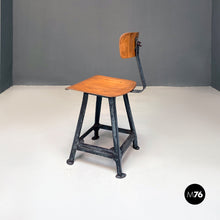 画像をギャラリービューアに読み込む, Iron and wood industrial stools, 1960s