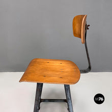 画像をギャラリービューアに読み込む, Iron and wood industrial stools, 1960s