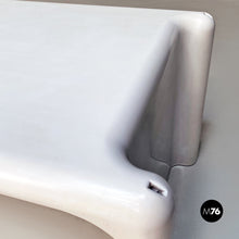 Load image into Gallery viewer, Plastic side or coffee table by Giotto Stoppino for Elco Scorze, 1970s