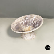 画像をギャラリービューアに読み込む, Conical concrete Diable planter or vase by Willy Gulh, 1950s