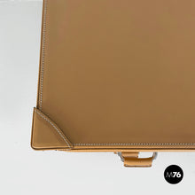 画像をギャラリービューアに読み込む, Chest of drawers in beige leather, 2000s

