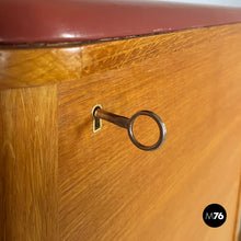画像をギャラリービューアに読み込む, Sideboard in wood, glass and burgundy leather, 1960s
