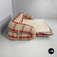 Carica l&#39;immagine nel visualizzatore di Gallery, Sofa bed Anfibio by Alessandro Becchi for Giovannetti Collezioni, 1970s
