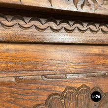 画像をギャラリービューアに読み込む, Chest in engraved wood, 1930s
