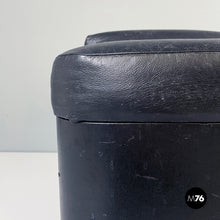 Carica l&#39;immagine nel visualizzatore di Gallery, Stool in black faux leather, 1980s
