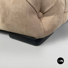 Carica l'immagine nel visualizzatore di Gallery, Pouf in beige suede, 1990s
