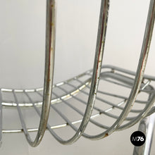 将图片加载到图库查看器，Chairs in steel, 1970s
