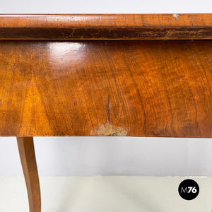 Desk with drawer in wood, 1700s